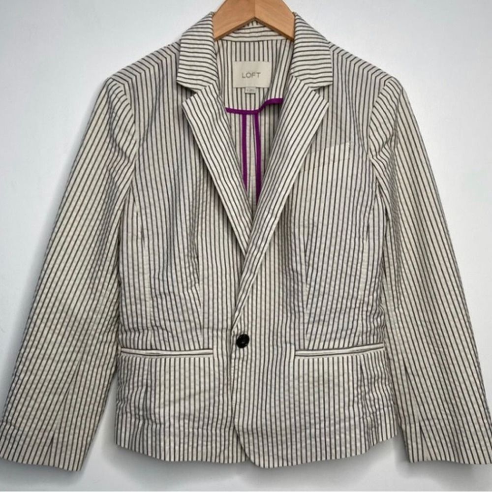 ANN TAYLOR LOFT PINSTRIPE PEPLUM BACK BLAZER SIZE 12